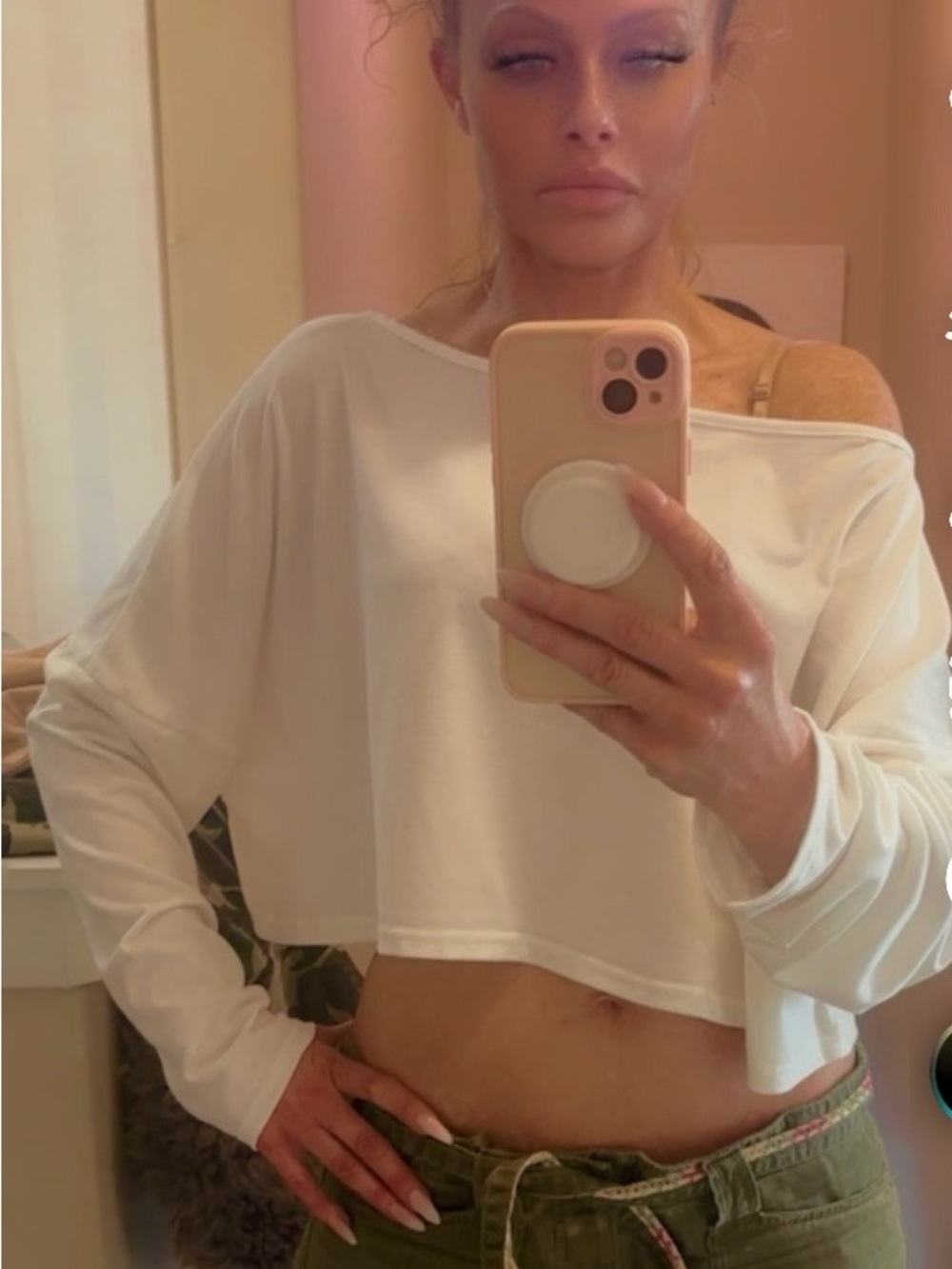 Cropped Cream Long-Sleeve Women's Top